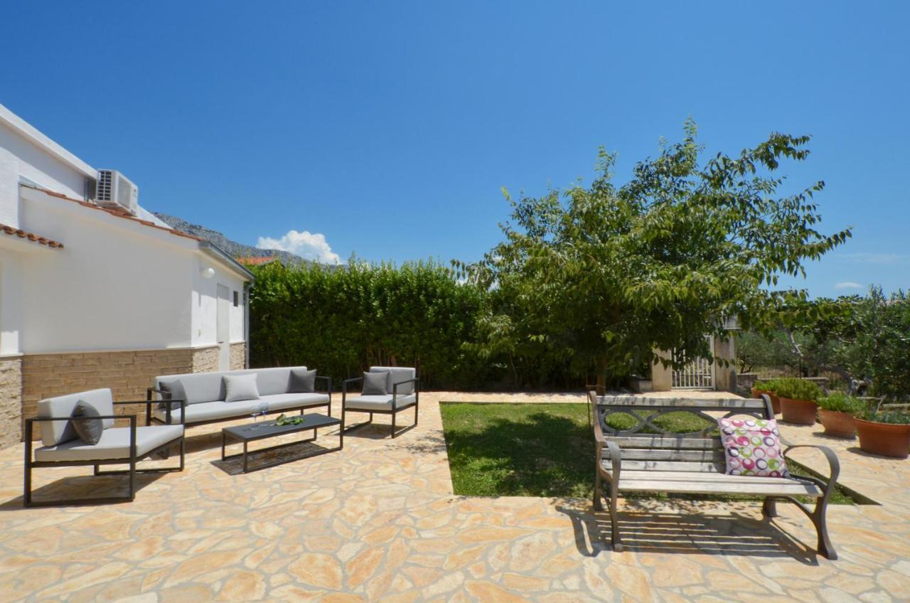 Holiday Home Nevera Kastela Exterior photo