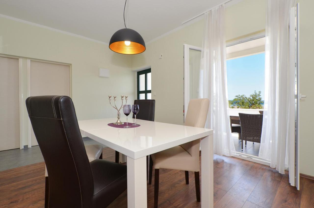 Holiday Home Nevera Kastela Exterior photo